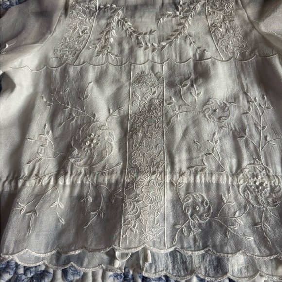 Chic White Floral Women's Blouse - Picture 6 of 12